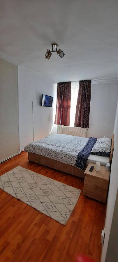 Apartament La Denis Bîrlad Εξωτερικό φωτογραφία