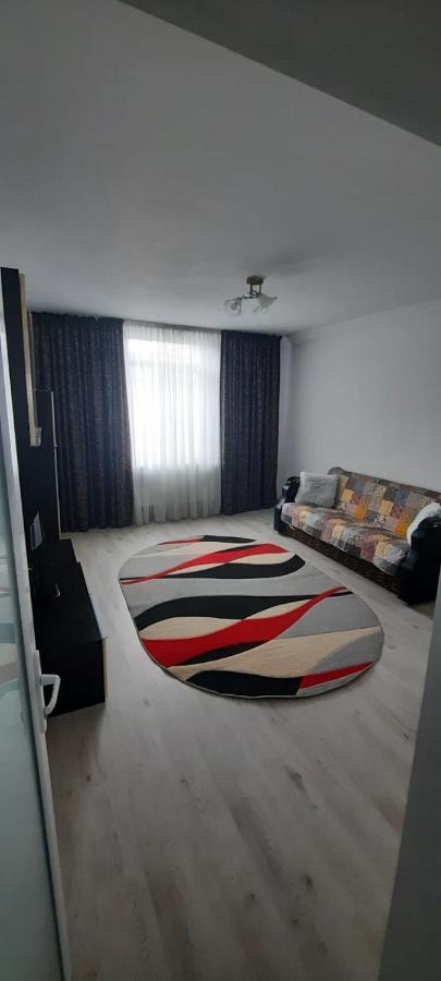 Apartament La Denis Bîrlad Εξωτερικό φωτογραφία